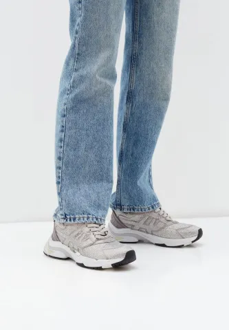 Кроссовки женские