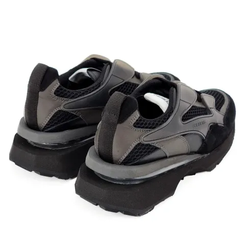 Кроссовки женские