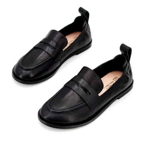 Лоферы женские