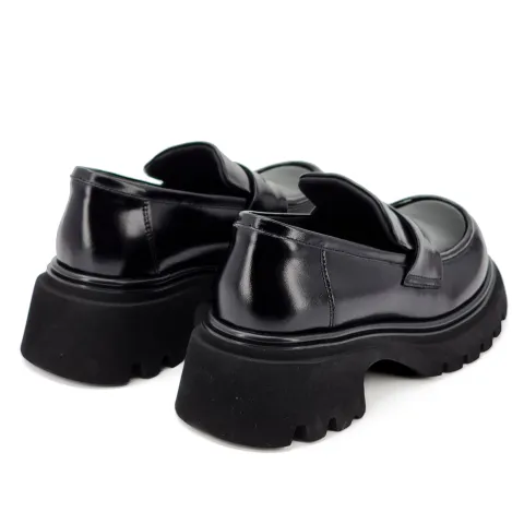 Лоферы женские