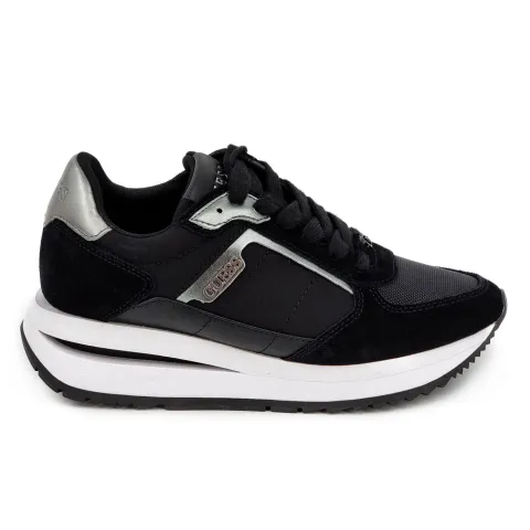 Кроссовки женские