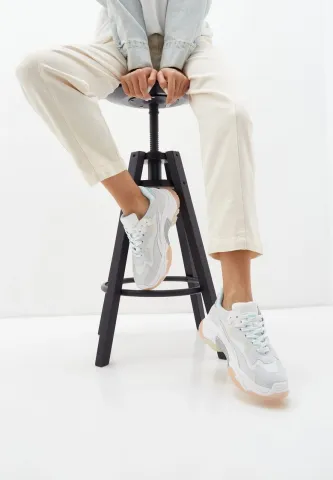 Кроссовки женские