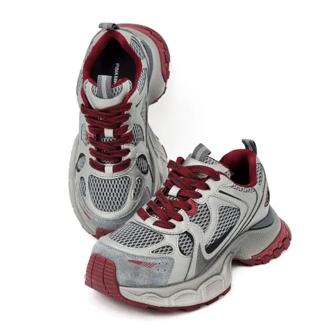 Кроссовки женские