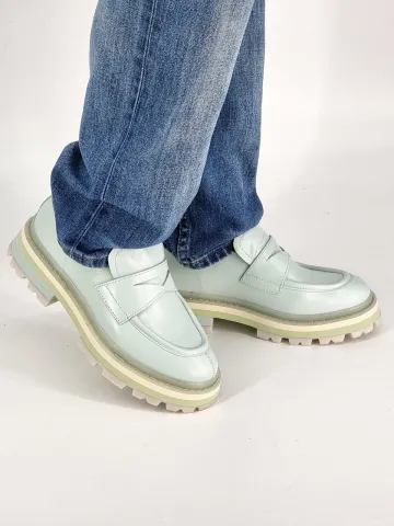 Лоферы женские