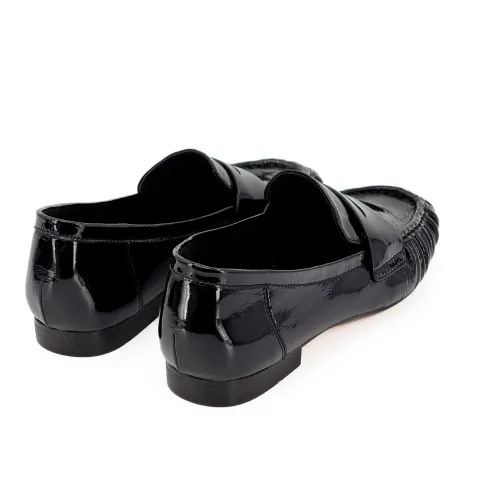 Лоферы женские