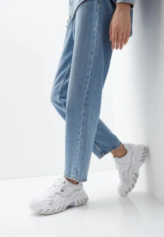 Кроссовки женские