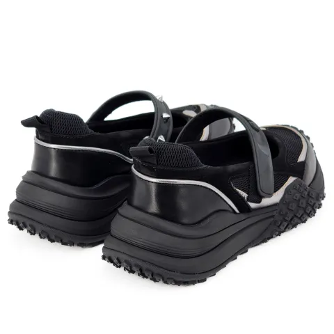 Кроссовки женские