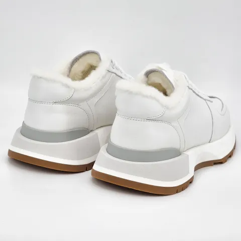 Кроссовки женские