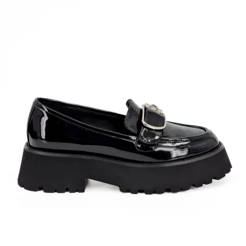 Лоферы женские