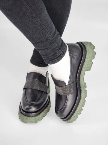 Лоферы женские