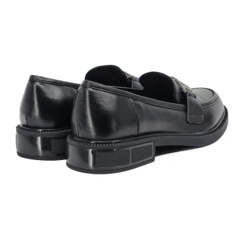 Лоферы женские