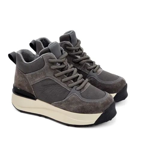 Кроссовки женские