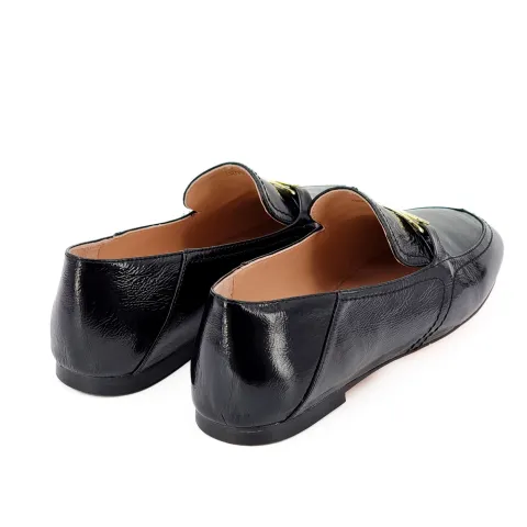 Лоферы женские