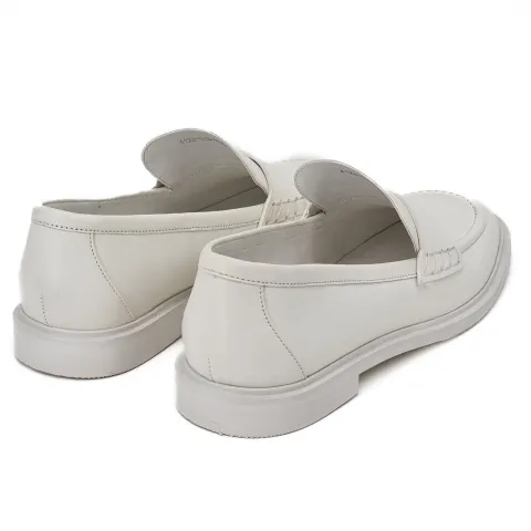 Лоферы женские