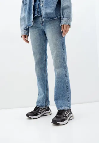 Кроссовки женские