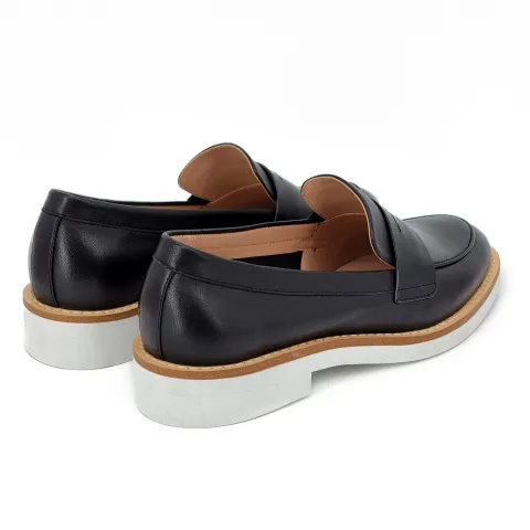 Лоферы женские