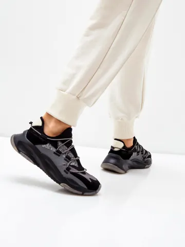 Кроссовки женские