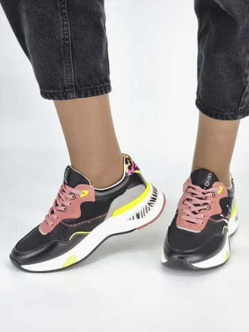 Кроссовки женские