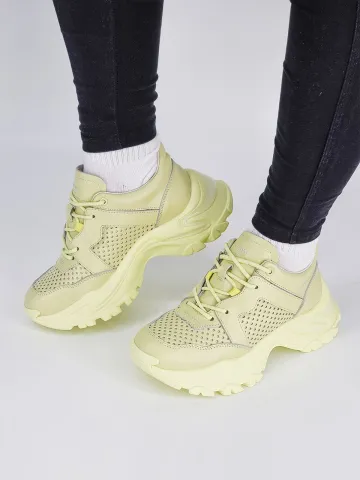 Кроссовки женские