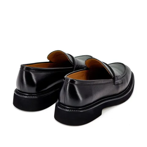 Лоферы женские