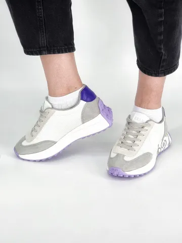 Кроссовки женские