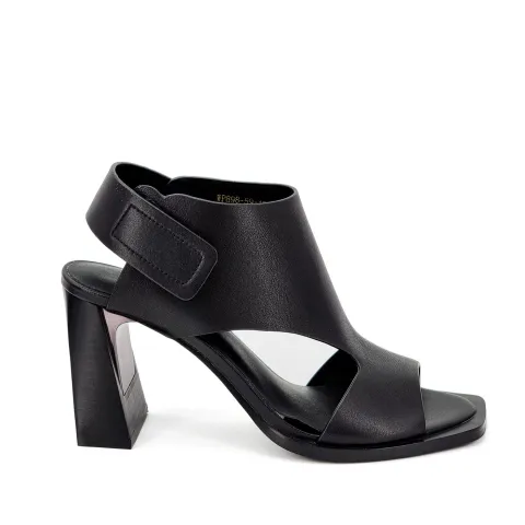 Босоножки женские