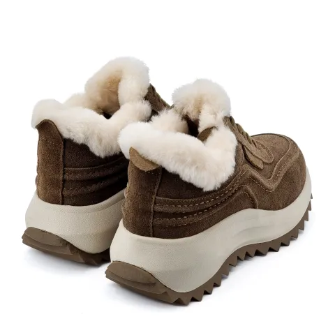 Кроссовки женские