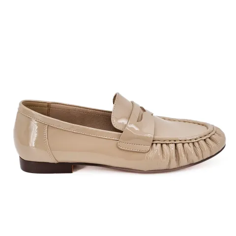 Лоферы женские