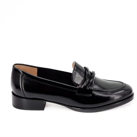 Лоферы женские