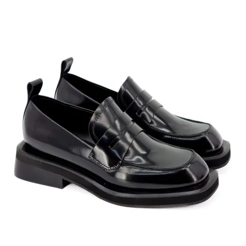 Лоферы женские