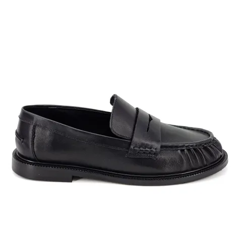 Лоферы женские