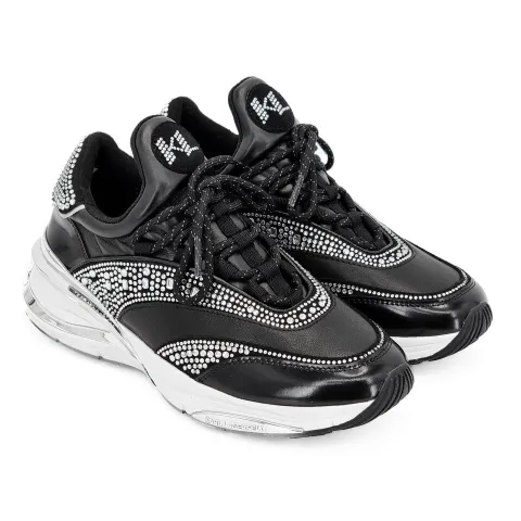 Кроссовки женские