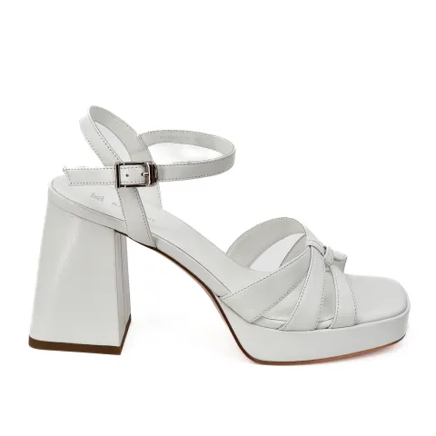 Босоножки женские