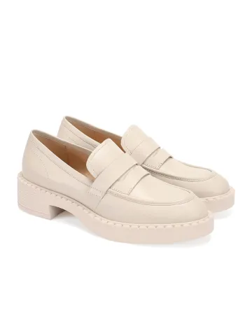 Лоферы женские