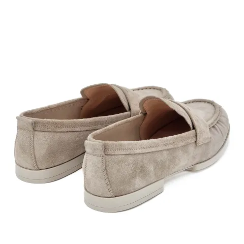 Лоферы женские