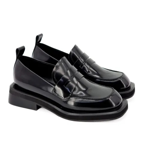 Лоферы женские