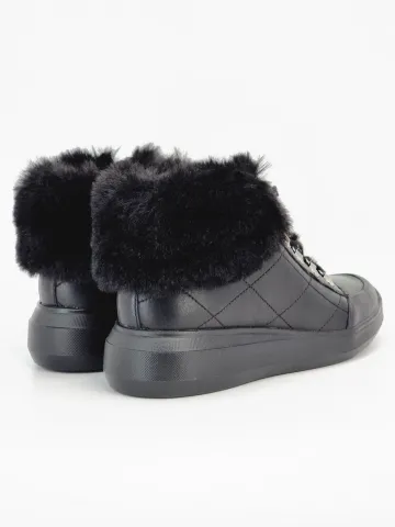 Кроссовки женские