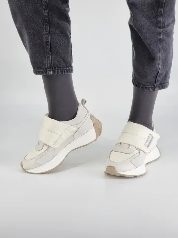 Кроссовки женские