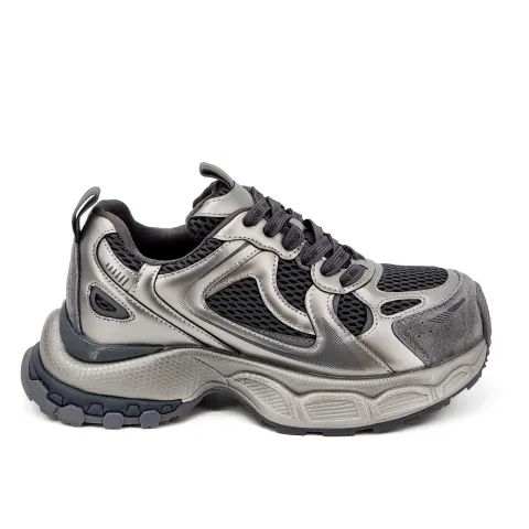 Кроссовки женские