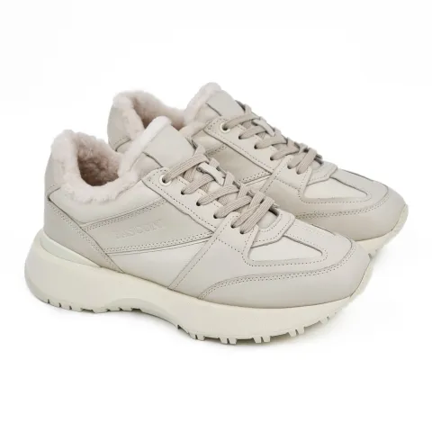 Кроссовки женские