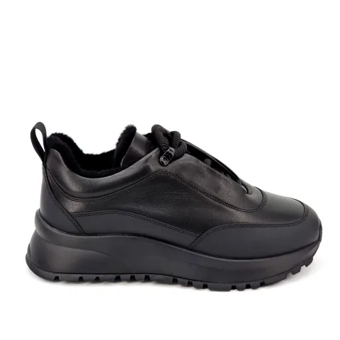 Кроссовки женские