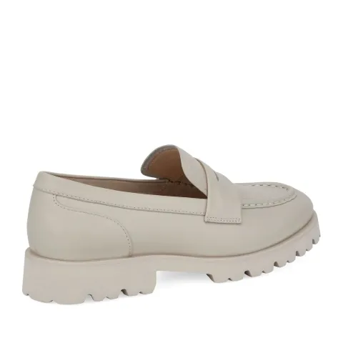 Лоферы женские