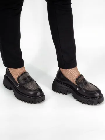 Лоферы женские