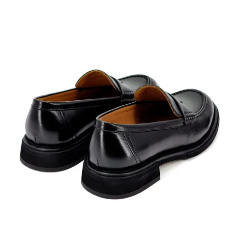 Лоферы женские