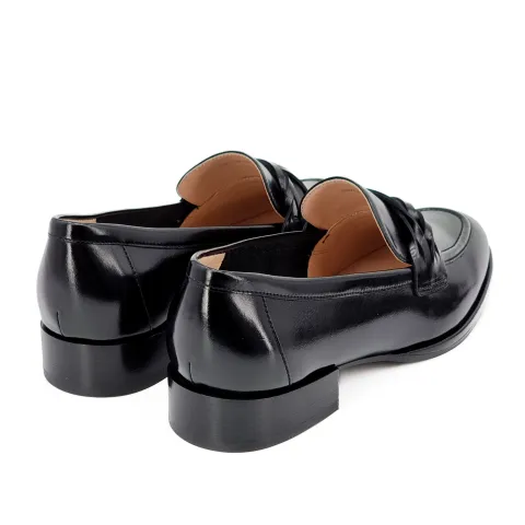 Лоферы женские