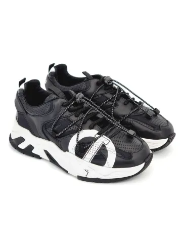 Кроссовки женские