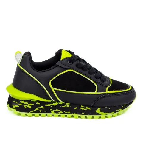 Кроссовки женские