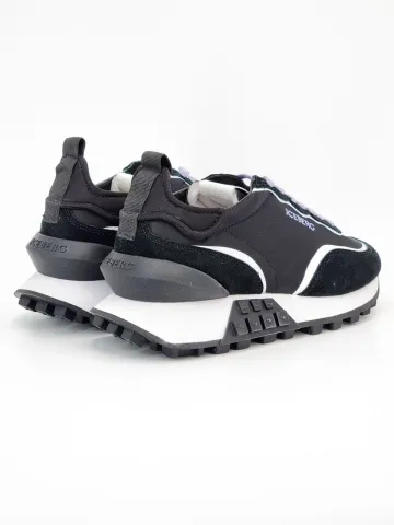 Кроссовки женские