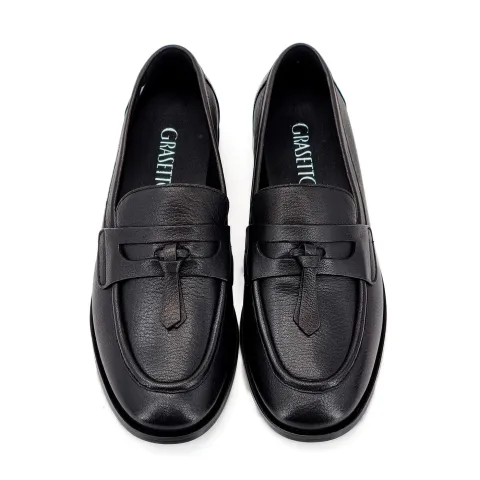 Лоферы женские