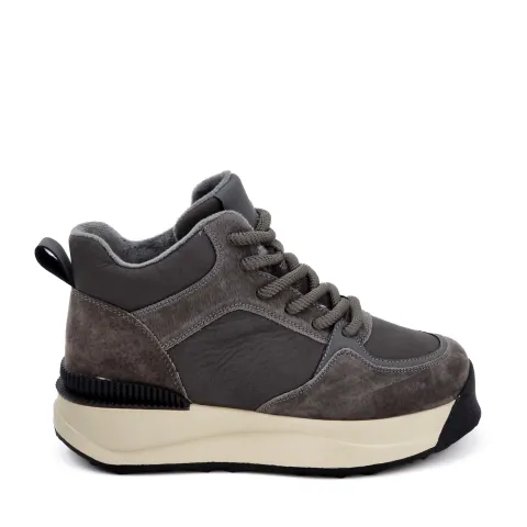 Кроссовки женские